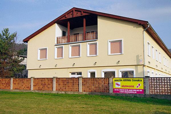 Penzión* ADONAI SLOVAKIA, Banská Bystrica