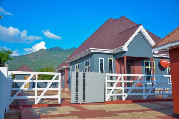 Na zdjęciu widoczny jest obiekt Johnsons StopPoint położony w mieście Same.