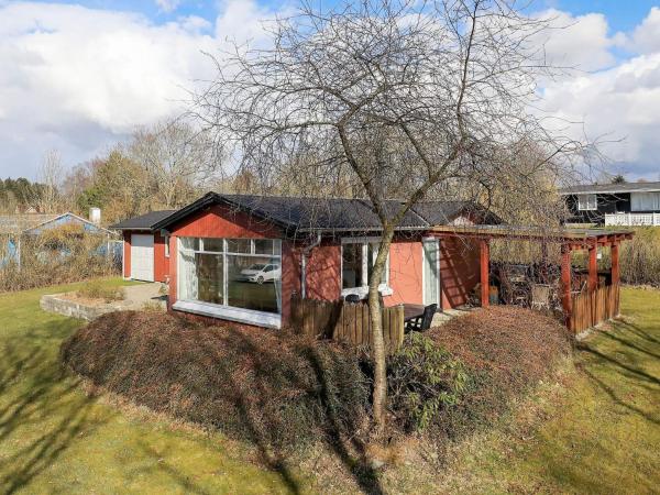 照片显示了位于Sønder Thise市的6 person holiday home in Farsø-By Traum物件。