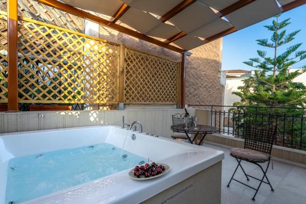 Foto 8: IPELHOME - Plaka Boutique Apartments
