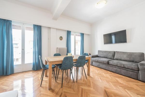 A la foto es mostra l'objecte Victoria Sun Apartments situat a la ciutat de Atenes.