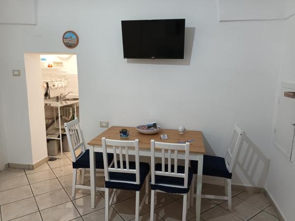 A la foto es mostra l'objecte Vico Trieste situat a la ciutat de Ostuni.