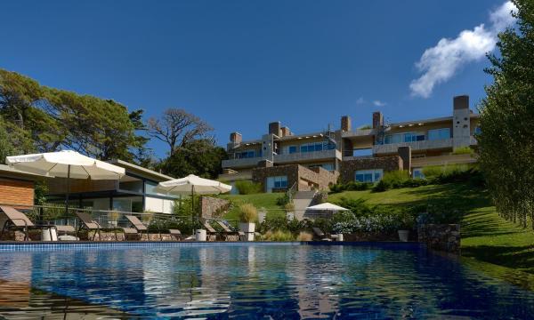 A la foto es mostra l'objecte Edificio Q by depptö situat a la ciutat de Punta del Este.