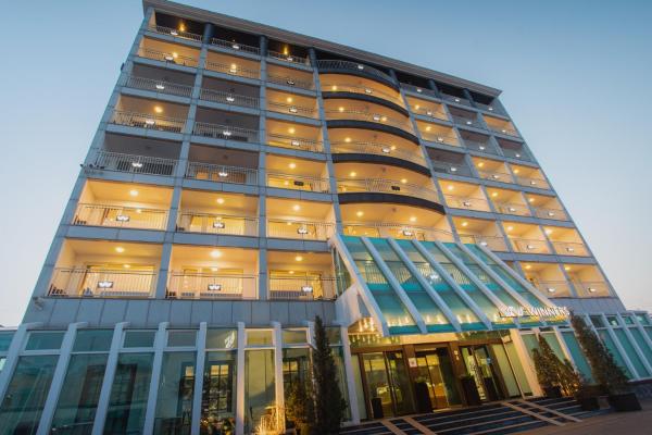 På billedet ses objektet Winners Hotel beliggende i byen Chumunjin.