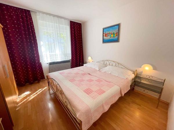 Apartment In Jadranovo 42074 - Njivice