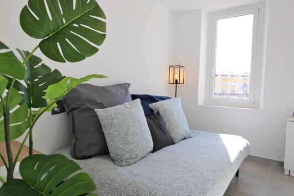 Foto 6: MaxBnb - Studio Cozy - Climatisé - WiFi Fibre - 10 min à pied Gare -4-