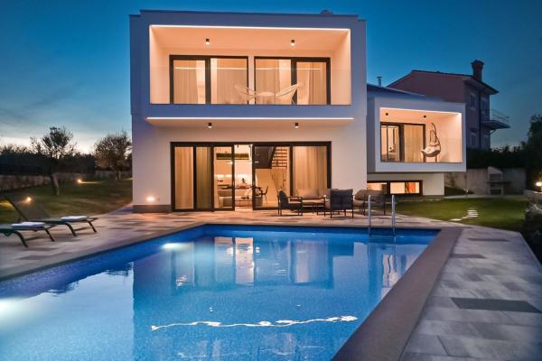 Op de foto is het object Luxury Villa Ante with pool te zien, gelegen in de stad Dobrinj.