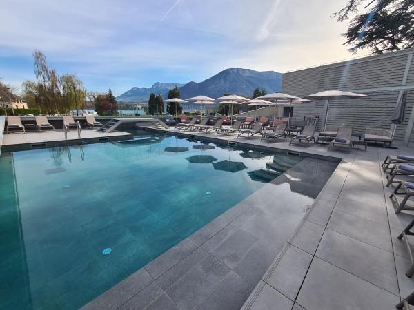 Le Pélican, Annecy