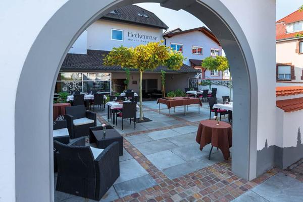 A la foto es mostra l'objecte Self CheckIn Hotel Heckenrose Lorin situat a la ciutat de Ringsheim.