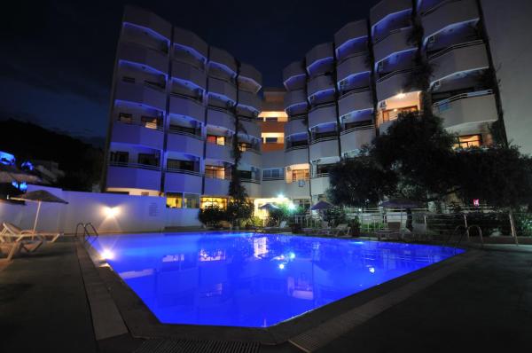 A la foto es mostra l'objecte Amos Hotel situat a la ciutat de Marmaris.