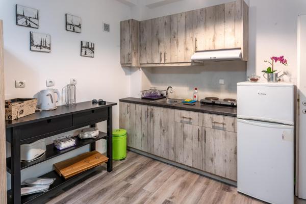 Bilde 6: Ground Studio in bohemian Psiri in the historic center-In Vivo Apartments