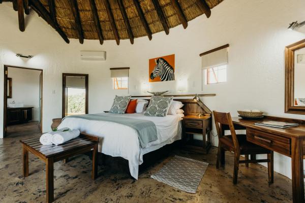 A la foto es mostra l'objecte Mopane Bush Lodge situat a la ciutat de Linton.