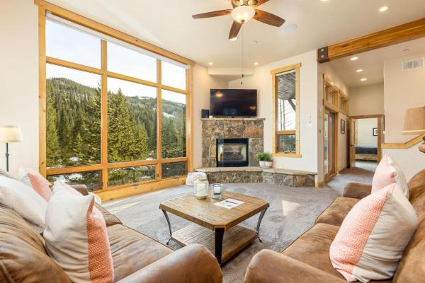 Na zdjęciu widoczny jest obiekt 8201 Mill Creek - Private Hot Tub! condo położony w mieście Dillon.