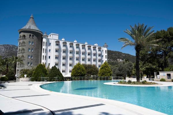 På billedet ses objektet X Life Hotel Sarıgerme 15 - Adult Hotel beliggende i byen Sarigerme.