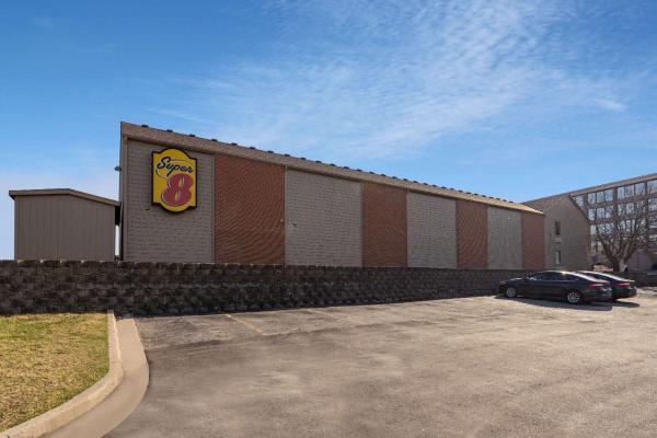 Bilde 3: Super 8 by Wyndham Kansas City Airport North