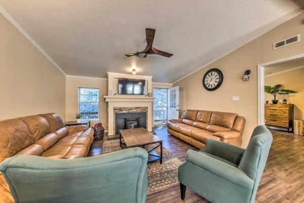 Nella foto è visibile l'oggetto Cozy Cloudcroft Cabin with Deck and Gas Grill! situato nella città di Cloudcroft.