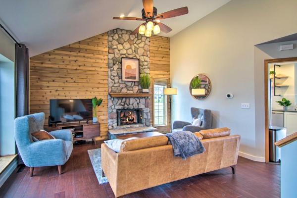 The photo shows the Modern Lake Geneva Home - 1 Mi to Boat Launch located in the city of Harvard.