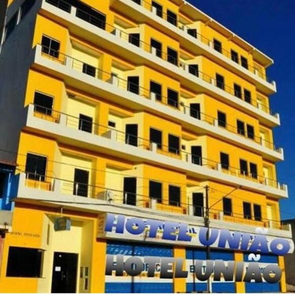 写真にはPojuca市にあるHotel Uniãoが写っています。