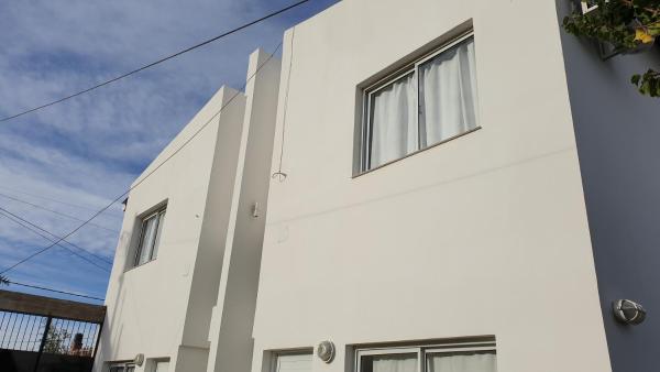 На фото показан объект Departamentos Blazu Cafayate, расположенный в городе Кафайяте.