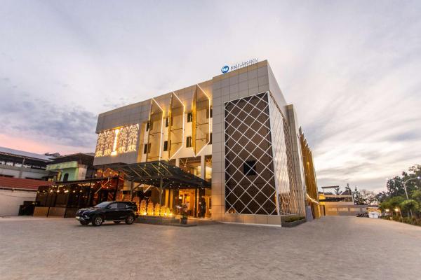 The photo shows the Best Western Batang Garing located in the city of Tumbangrungan.
