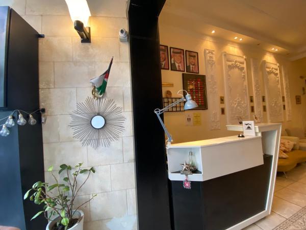 På billedet ses objektet City Citadel Hotel,Amman beliggende i byen Amman.
