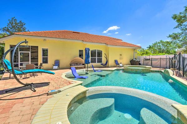 Sun-soaked Sarasota Oasis W/ Pool & Hot Tub! - Sarasota, FL