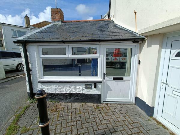 1 Bed Cottage - Sleeps 2 - Parking - Wifi - Porthleven