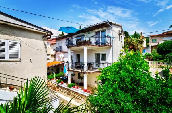 Na fotografii je vidět objekt Apartments Lino nacházející se ve městě Selce.
