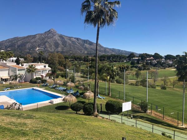 A la foto es mostra l'objecte Perfect & Cosy a 3 min de Puerto Banús situat a la ciutat de Marbella.