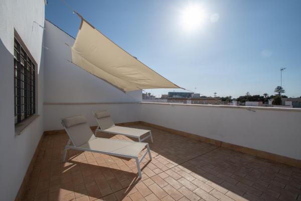 Apartamentos La Araucaria - Cadiz - Cádiz