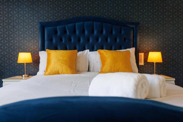 Zdjęcie 2: FLATZY - Stylish Abode on Doorstep of Sefton Park *10 minutes to Centre*