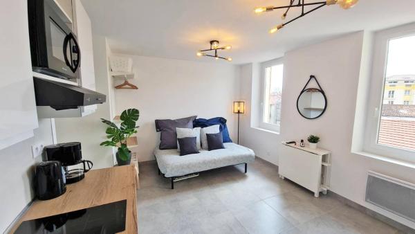 Foto 1: MaxBnb - Studio Cozy - Climatisé - WiFi Fibre - 10 min à pied Gare -4-