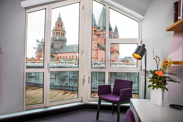 På billedet ses objektet Erbacher Hof, Bistum Mainz beliggende i byen Mainz.