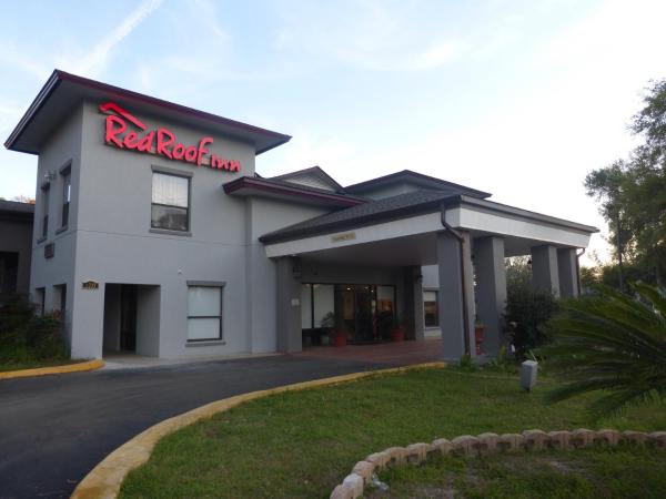 写真にはLloyd市にあるRed Roof Inn Tallahassee Eastが写っています。