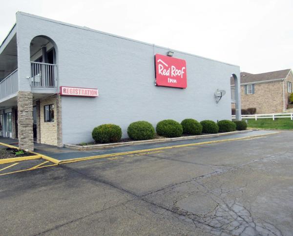 Na zdjęciu widoczny jest obiekt Red Roof Inn Walton, KY - Richwood - Cincinnati Airport South położony w mieście Hueys Corners.
