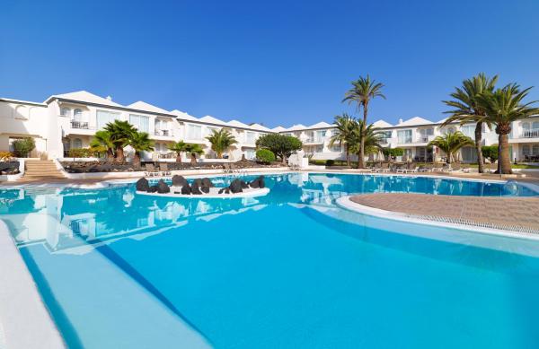 A la foto es mostra l'objecte H10 Ocean Suites situat a la ciutat de Corralejo.