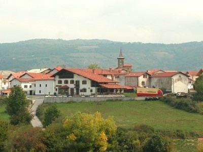 A la foto es mostra l'objecte MAITETXU HABITACION situat a la ciutat de Esnoz.
