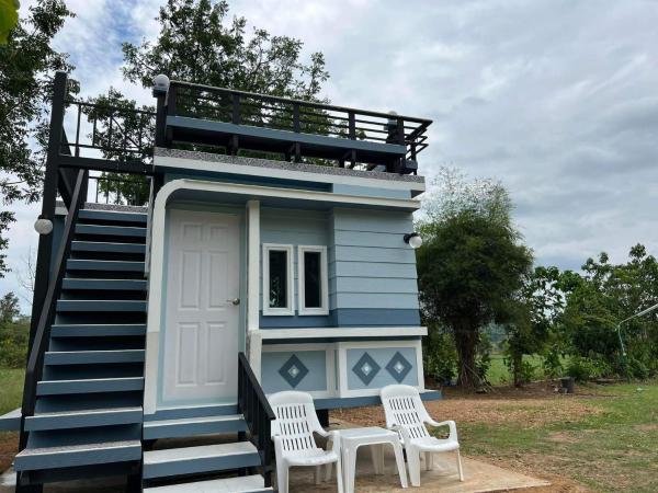 Nella foto è visibile l'oggetto ภูผาม่านห่มดาวแคมป์ situato nella città di Ban Non Hin Rae.