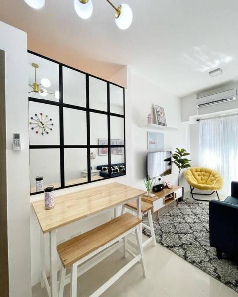 A la foto es mostra l'objecte 1BR Suite near Megamall, Boni & Shaw MRT Station situat a la ciutat de Manila.