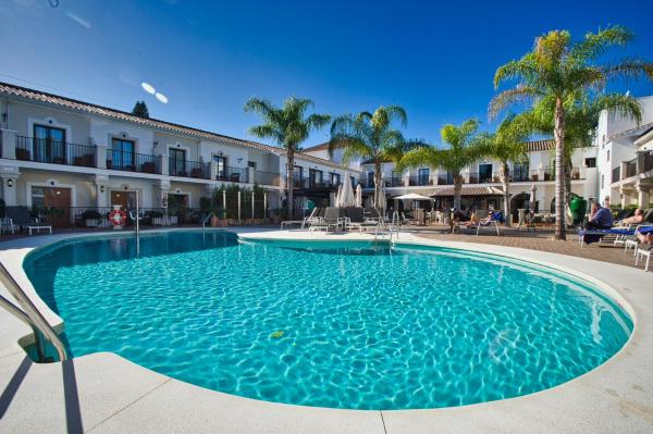 写真にはマルベーリャ市にあるPaloma Blanca Boutique Hotelが写っています。