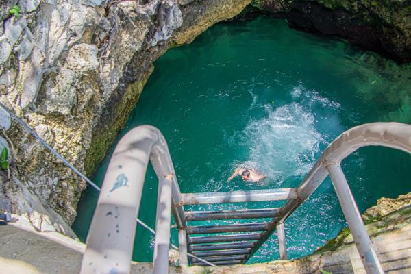 På billedet ses objektet Haleys Paradise At Blue Hole beliggende i byen Revival.