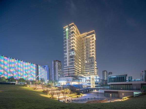 På billedet ses objektet Holiday Inn Express Chongqing Caiyun Lake by IHG beliggende i byen Dadukou.