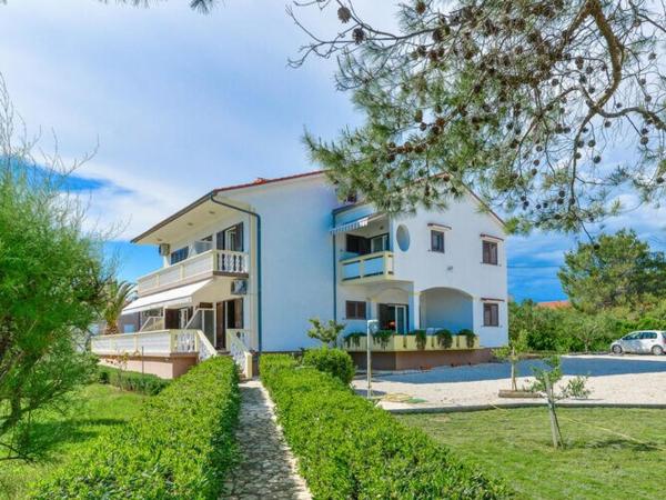 A la foto es mostra l'objecte Apartment on Vir Island near Sandy Beaches situat a la ciutat de Vir.