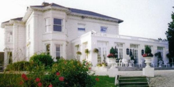 Στη φωτογραφία φαίνεται το αντικείμενο Munstone House που βρίσκεται στην πόλη Sutton.