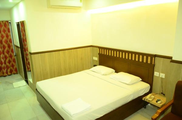 Na fotografii je vidět objekt HOTEL RATHNA RESIDENCY nacházející se ve městě Madurai.