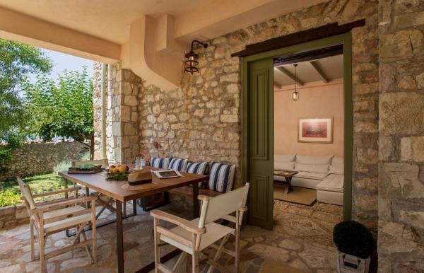 A la foto es mostra l'objecte Kyparissia Old Town Lodge with amazing sea view situat a la ciutat de Vrísai.