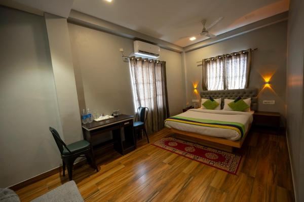 Na fotografii je vidět objekt HOTEL MITTAL GARDEN nacházející se ve městě Siliguri.