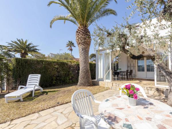 Na fotografii je vidět objekt Holiday Home El Dorado Playa - Villa Barre by Interhome nacházející se ve městě Cambrils.