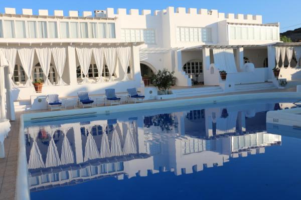 A la foto es mostra l'objecte Porto Scoutari Romantic Hotel situat a la ciutat de Skala.