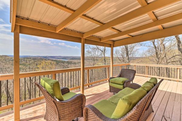 Eureka Springs Gem: 2 Decks, Mtn + Lake Views - Eureka Springs, AR